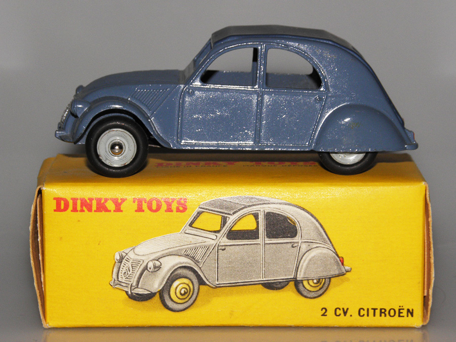 Dinky Toys Citroën 2CV 1966 référence 500, version bleu pétrole avec intérieur gris clair, châssis gravé Made in France - Collection