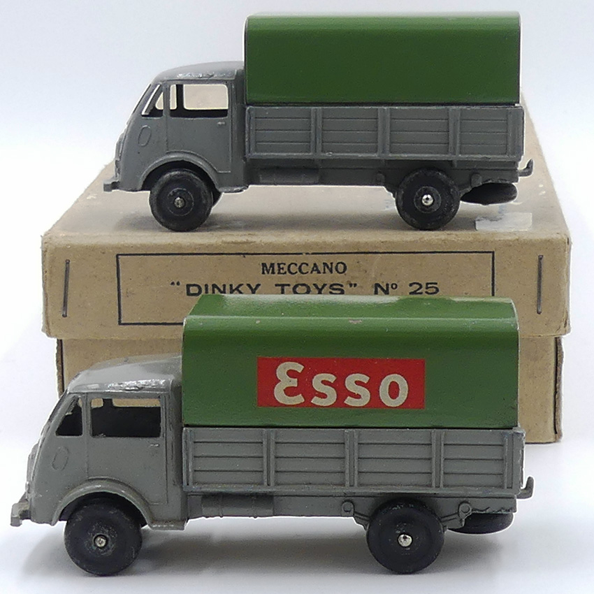DINKY TOYS FRANCE. Camion à ridelles bâché. REF: 25 B. (1940