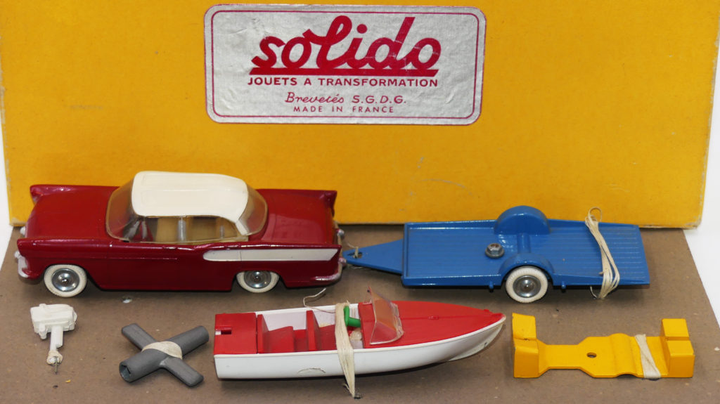  Solido  coffret  Junior avec Simca Chambord et hors bord 